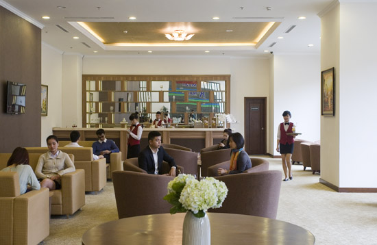 Sảnh- Lounge- tại -Tòa- nhà -Vinhomes- Nguyễn -Chí- Thanh